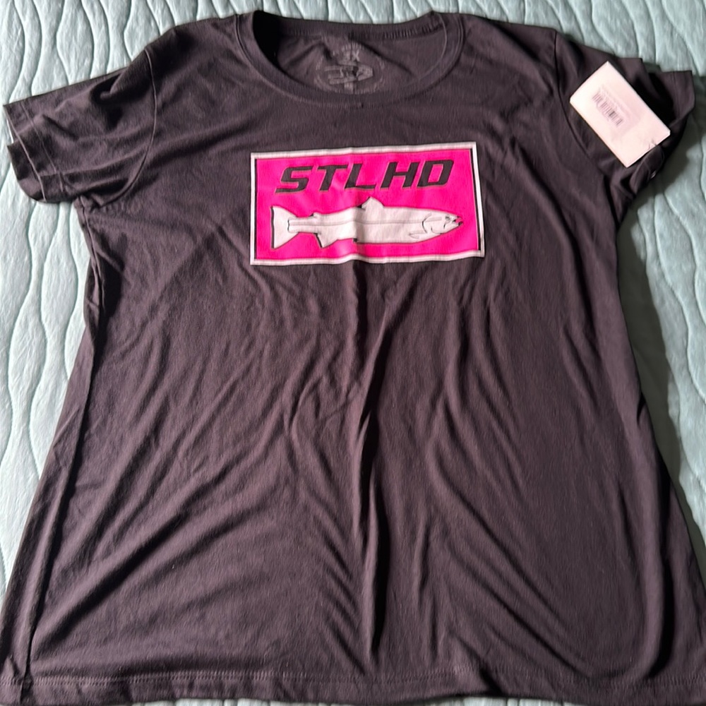 STLHD womens 3X runs small NWT tee